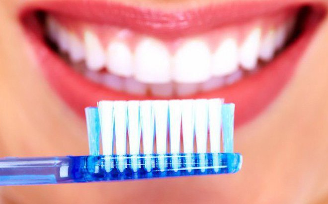 Mơ thấy Đánh Răng điềm báo gì, số mấy?